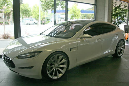Tesla all Electric Car - ModelS 4 doors